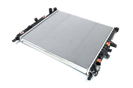 Радіатор охолодження MERCEDES ML-CLASS W163 (98-) NISSENS 62788A