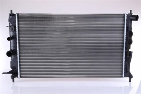 Радіатор охолоджування OPEL VECTRA B 2.5 AC M/T 95- -ua NISSENS 63013A