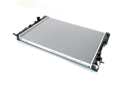 Радіатор охолодження OPEL OMEGA B (94-) 2.0-3.0 NISSENS 63072A