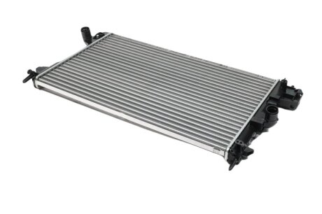 Радіатор охолоджування OPEL VECTRA C (02-) 1.6 I 16V|OPEL VECTRA C (02-) 1.8 I 16V|OPEL SIGNUM (02-) 1. -ua NISSENS 630789