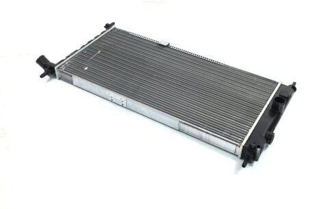 Радіатор охолодження OPEL KADETT E (84-) 1.6/1.8 NISSENS 632741