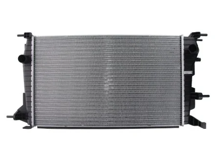 Радіатор охолоджування RENAULT FLEUENCE (08-) 1.5 D/ M/A /AC+/-(11/08-) OE 21410-0068R -ua NISSENS 637616