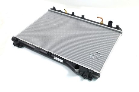 Радіатор охолодження двигуна SUZUKI Grand Vitara II (JT) NISSENS 64199