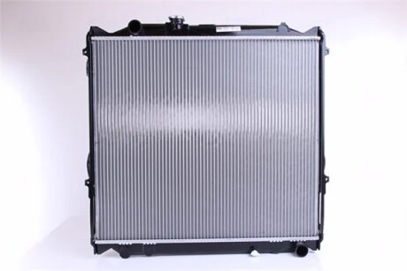 Радіатор охолоджування TOYOTA LAND CRUISER KZJ90 NISSENS 64636A
