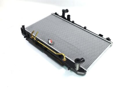 Радіатор охолодження TOYOTA RAV 4 II (A20) (00-) 2.0/2.4 AT NISSENS 64644A