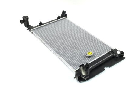 Радіатор охолодження TOYOTA AVENSIS (T25) (03-)/COROLLA (01-) NISSENS 64646A