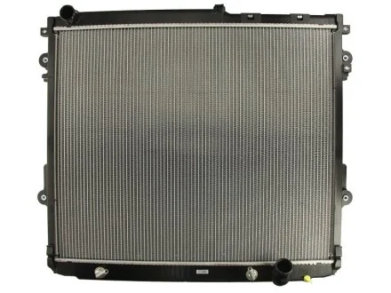 Радіатор охолодження TOYOTA LAND CRUISER J200 (08-) 4.5 TD (вир-во Nissens) NISSENS 646826