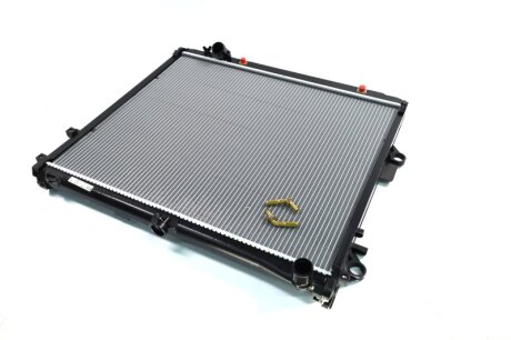 Радіатор охолодження LEXUS LX 570 (07-) NISSENS 646827