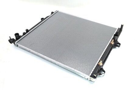 Радіатор охолодження TOYOTA LAND CRUISER PRADO J120 (02-) 4.0 i V6 NISSENS 64684