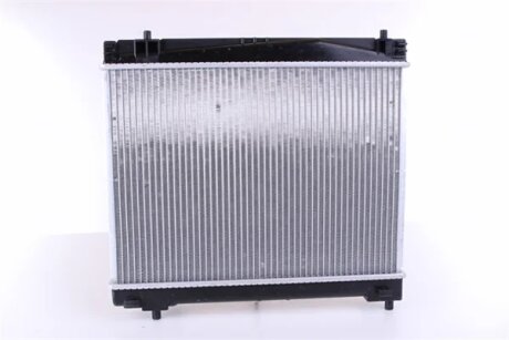 Радіатор охолоджування TOYOTA YARIS (05-) 1.3 I 16V (+) -ua NISSENS 646877