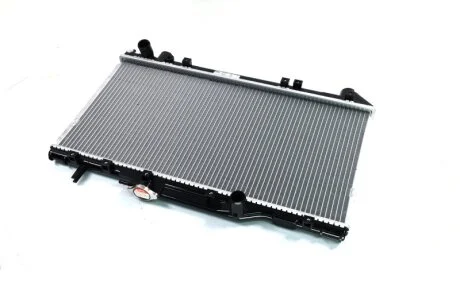 Радиатор охлаждения TOYOTA CARINA E (T19#) (92-) 2.0 i (пр-во Nissens) NISSENS 64837A