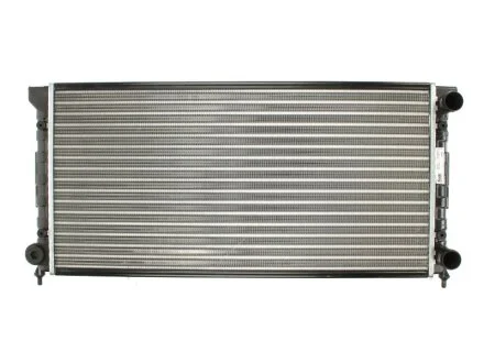Радіатор охолодження VW PASSAT B3 (88-) (вир-во Nissens) NISSENS 651611