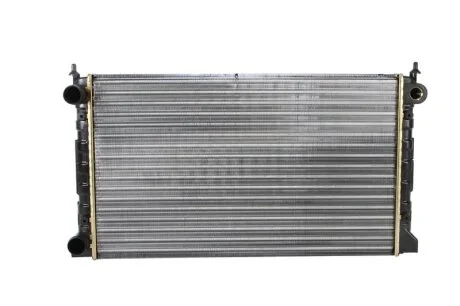 Радіатор охолодження VW PASSAT B3 (88-) 1.6/1.8 (вир-во Nissens) NISSENS 651741