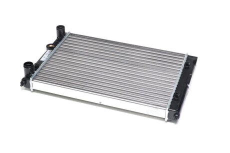 Радіатор охолодження VW GOLF III (1H) (91-) 1.4-1.6 NISSENS 651851