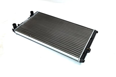 Радіатор охолодження VW NISSENS 65243