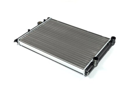 Радіатор охолодження VW PASSAT B4 (93-) NISSENS 652511