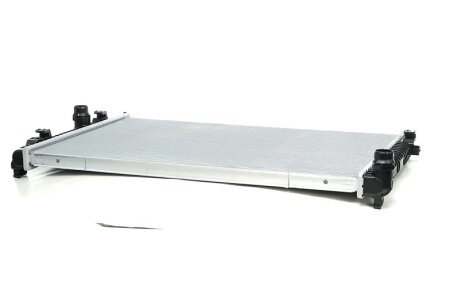 Радіатор охолодження двигуна AUDI A 3/S 3/ SKODA OCTAVIA III (5E) (13-) NISSENS 65302