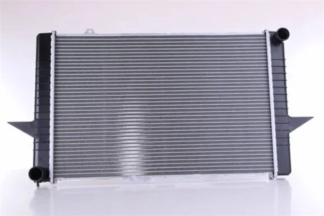 Радіатор охолоджування VOLVO 850 2.0, 2.3, 2.5 (91-), V70 2.0, 2.3, 2.5 (97-00), S70 (97-00) -ua NISSENS 65536A