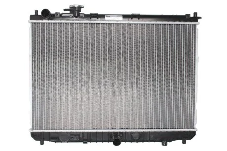 Радіатор охолоджування KIA CARENS (02-) 2.0 I 16V -ua NISSENS 66776