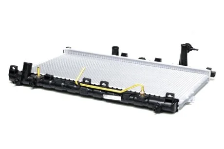 Радіатор охолодження HYUNDAI SANTA FE (SM) (00-) (вир-во Nissens) NISSENS 67030