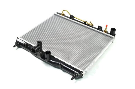 Радіатор охолодження HYUNDAI GETZ (TB) (02-) /AT NISSENS 67487