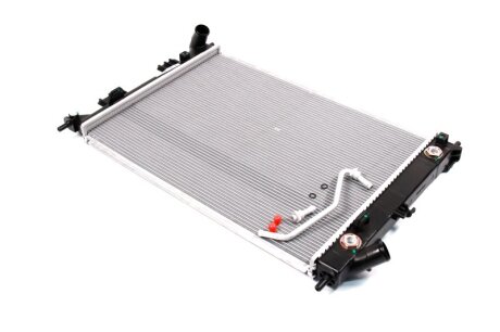 Радіатор охолоджування KIA CEE'D (JD) (12-) 1.6 I 16V|KIA FORTE (K3) (12-) 1.6 I 16V|KIA FORTE (K3) (12 -ua NISSENS 675038