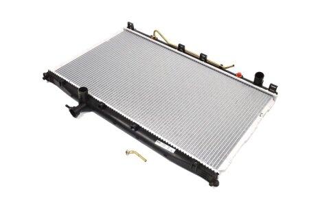 Радіатор охолодження HYUNDAI Santa Fe II (CM) NISSENS 67505