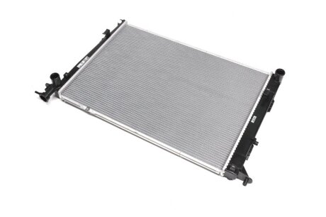 Радиатор охлаждения HYUNDAI SANTA FE (DM) (12-) 3.3 I NISSENS 675068