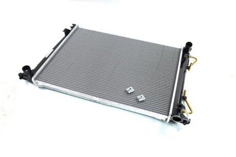 Радіатор охолодження KIA MAGENTIS II (MG) (06-) 2.7 i V6 24V NISSENS 67507