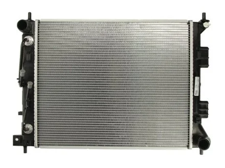 Радіатор cистеми охолодження NISSENS 67608