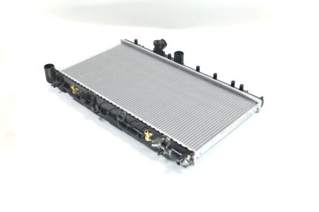 Радіатор охолодження SUBARU IMPREZA, LEGACY NISSENS 67711