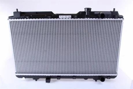 Радиатор охлаждения NISSENS 68101A