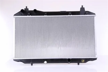 Радіатор охолоджування NISSENS 68147