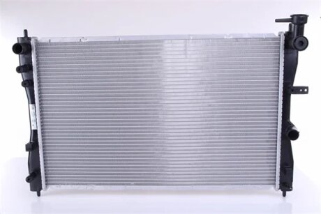 Радіатор охолоджування NISSENS 68183