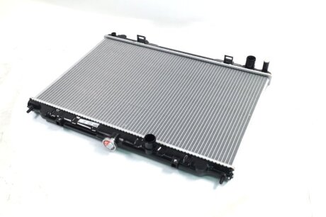 Радіатор охолодження NISSAN X-TRAIL (T30) (01-) 2.0/2.5i NISSENS 68705A
