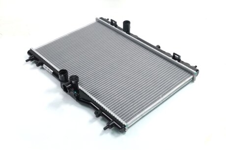 Радіатор охолодження NISSAN JUKE (F15) (10-), TIIDA (C11) (05-) NISSENS 68741