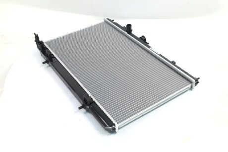 Радіатор охолоджування NISSAN ALMERA CLASSIC (06-) 1.5 I (+) -ua NISSENS 68751