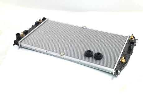 Радиатор охлождения CHRYSLER 300M (98-) NISSENS 69016