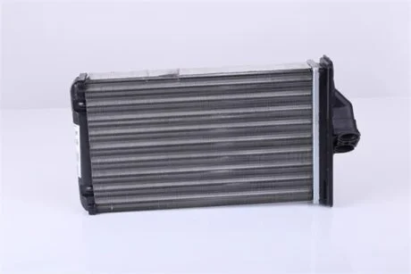 Радіатор пічки CHRYSLER VOYAGER 96- -ua NISSENS 70975