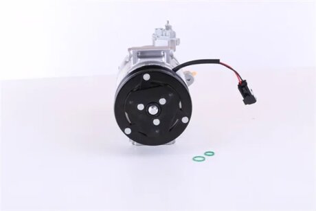 Компресор кондиціонера NISSENS 890758