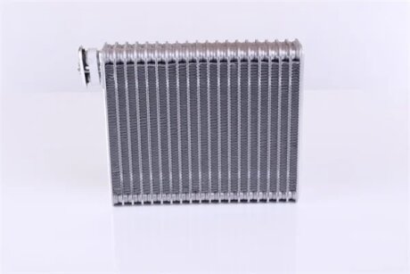 Випарювач кондиціонера PEUGEOT 307 (3_) (00-) 2.0 I 16V|PEUGEOT 307 (3_) (00-) 1.4 I|PEUGEOT 307 (3_) (0 -ua NISSENS 92302