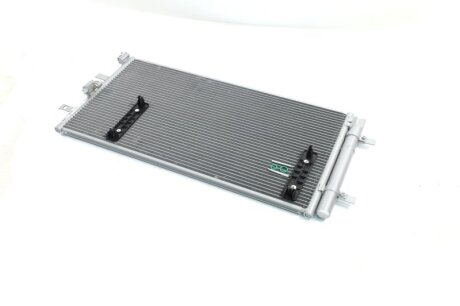 Радіатор кондиціонера AUDI A4 NISSENS 940042