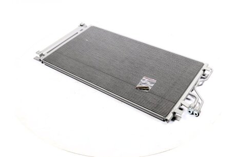 Радіатор кондиціонера HYUNDAI ix35/KIA SPORTAGE III NISSENS 940208