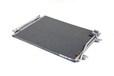 Радіатор кондиціонера VOLKSWAGEN PASSAT B8 (3G2, 3G5) (14-) 1.8 TSI NISSENS 940864