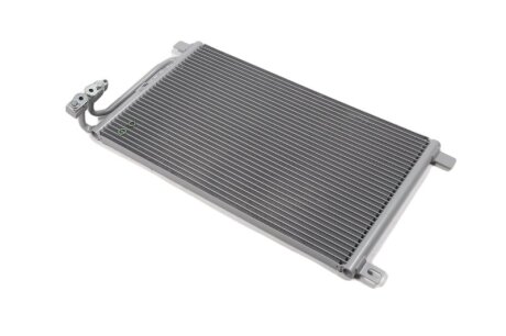 Радіатор кондиціонера BMW 3 E46 (98-)/X3 E83 (04-) NISSENS 94527