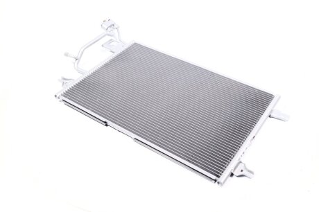 Радіатор кондиціонера A4/PASSAT 19TDI/25TDI 97- NISSENS 94601