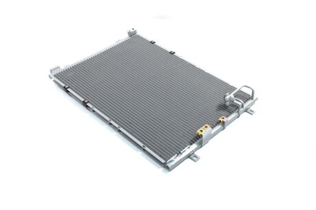 Конденсор кондиціонера SORENTO ALL 02- NISSENS 94636