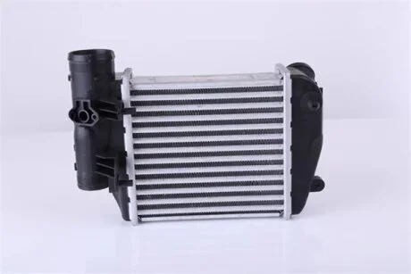 Радіатор наддуву AUDI A6 (04-) 2.7 TDI, 3.0 TDI/ M/A /AC+(04/04-) OE 4F0.145.805 E -ua NISSENS 96576
