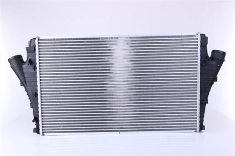 Радіатор наддуву FIAT CROMA 05- -ua NISSENS 96647