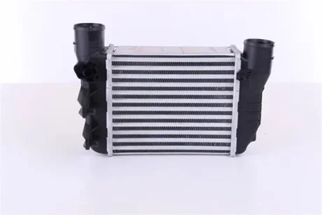 Радіатор наддуву AUDI A4 II 1,8 01- -ua NISSENS 96709